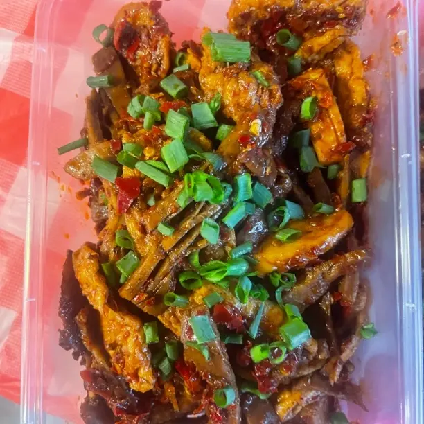 莲花铁板烧鱿鱼10只豆腐10只鱼排1串白菜1串火腿肠1只