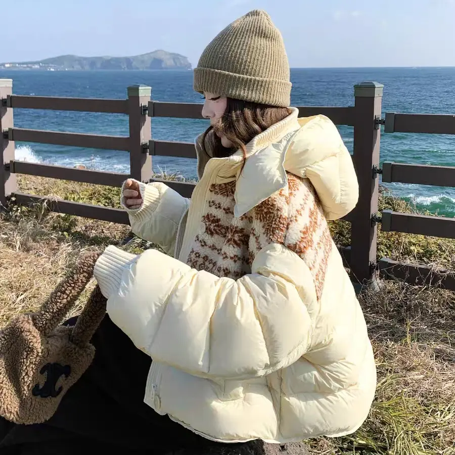 冬季新款复古费尔岛短款韩版连帽羊羔毛拼接加厚保暖羽绒服小个子