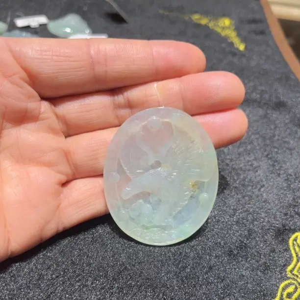 翡翠A货冰大鹏展翅吊坠