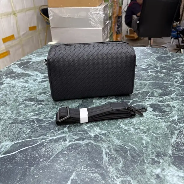 高品质男士编织牛皮枕头包