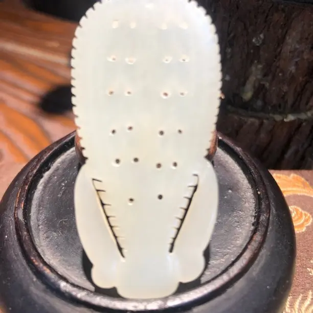 和田玉孔雀开屏吊坠