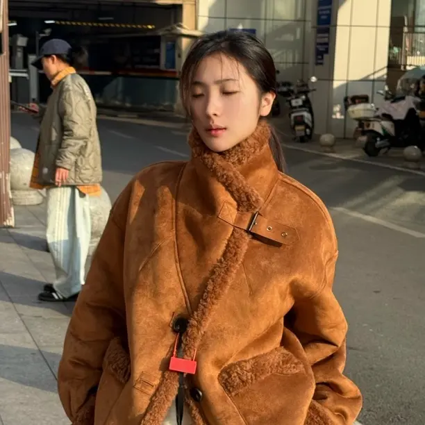 新款双面穿立领翻领海宁冬季短款加厚女款外套百搭翻领保暖时尚