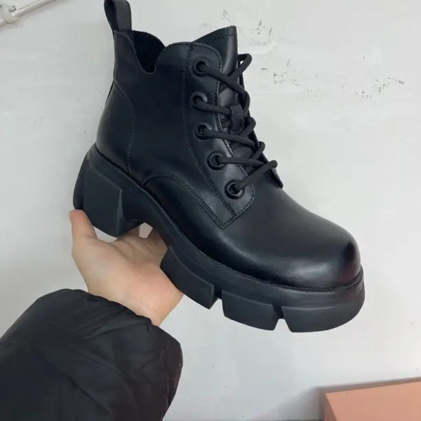 头层牛皮女士厚底粗跟百搭马丁靴570