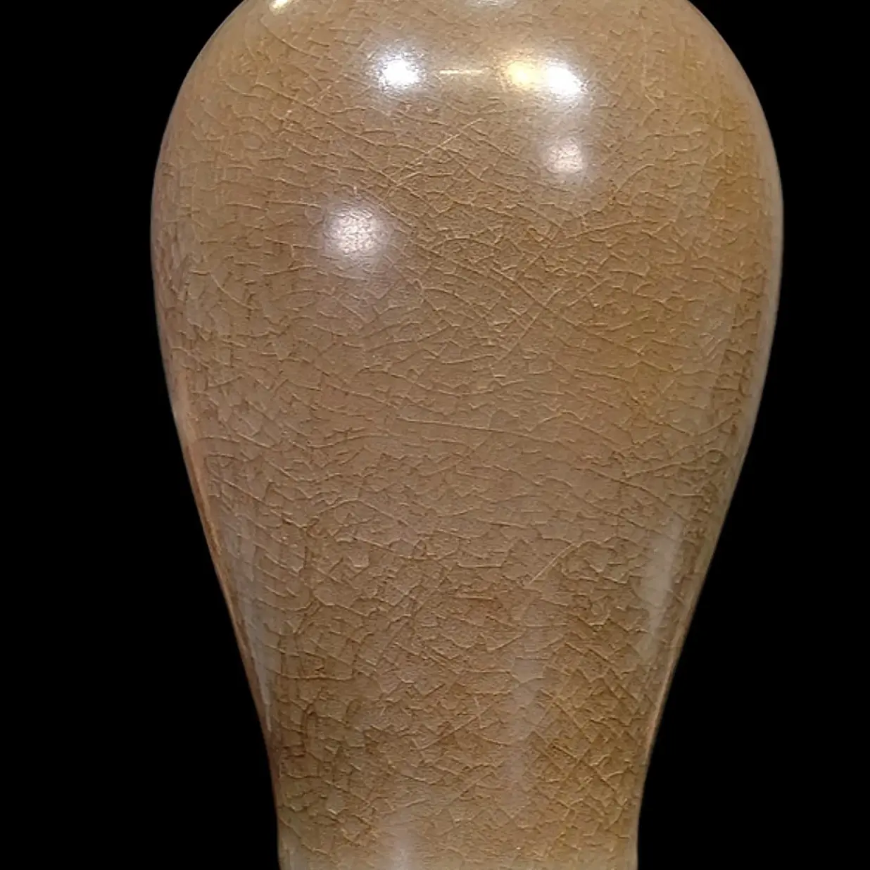 龙泉小梅窑开片纹梅甁