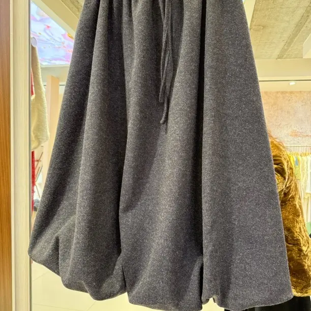 百和原创款毛呢女高腰垂感宽松慵懒小个子百搭花苞裙浅灰深灰