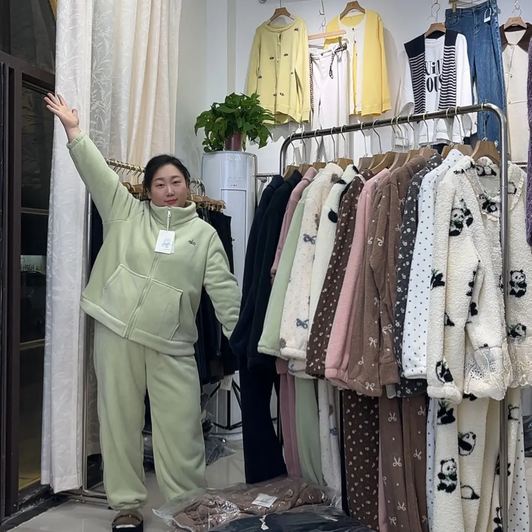 冬季升级加厚亲肤海豚绒云朵家居服套装女款可外穿