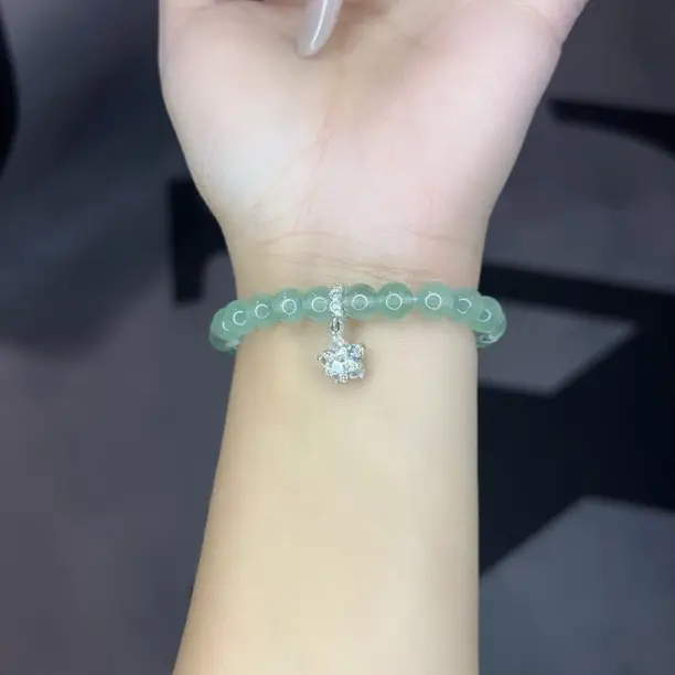 非金属仿水晶项链 翠绿色冰润简约时尚女款春夏小众品质珠宝饰品