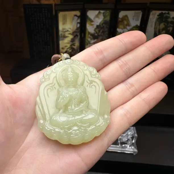黄口料和田玉精品观音雕刻手工