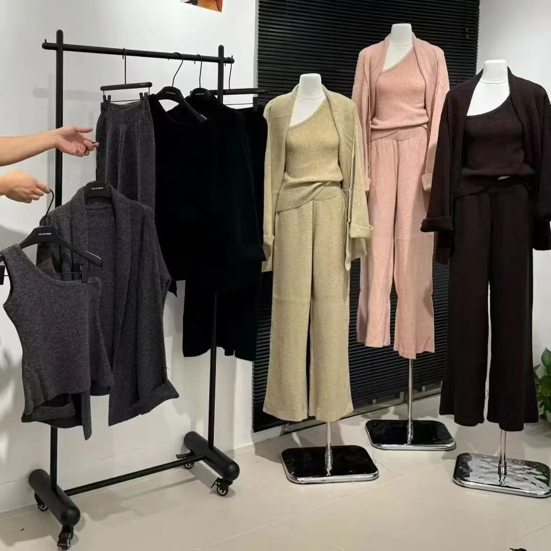 “高级感”时尚针织套装气质毛衣开衫背心裤子三件套通勤显瘦