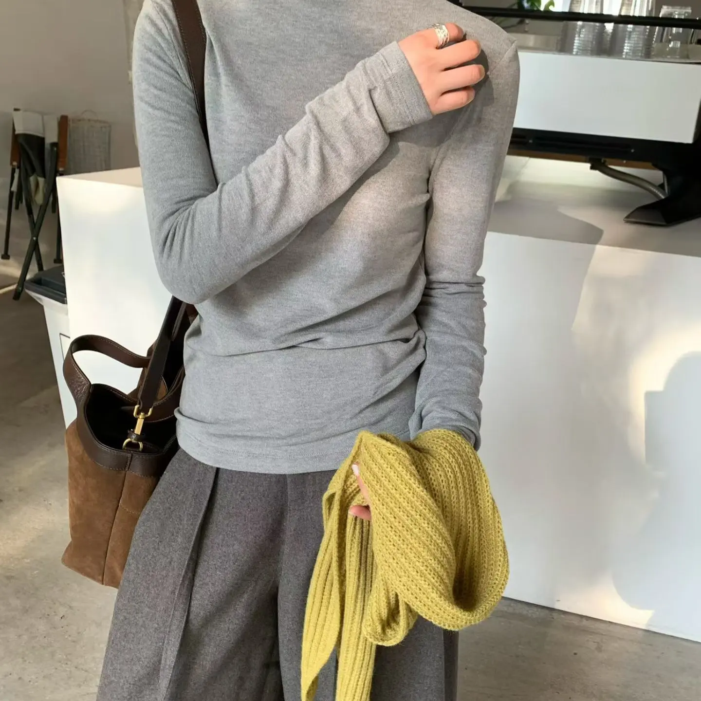 极简风半高领女轻职风加绒长袖T恤韩版ins修身显瘦百搭打底衫