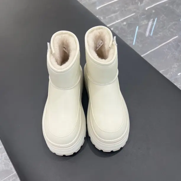 韩版简约真皮防水防滑雪地靴女小个子6cm厚底加绒保暖冬季棉靴