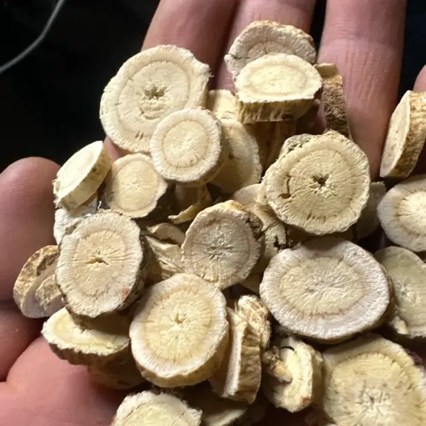 药农自种黄芪切片（8-12）无硫熏 泡水煲汤佳品