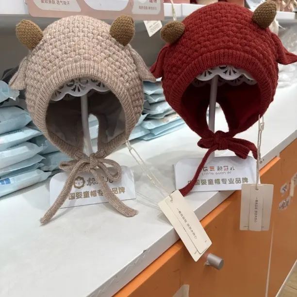 秋冬宝宝可爱针织护耳加厚保暖绵羊角帽