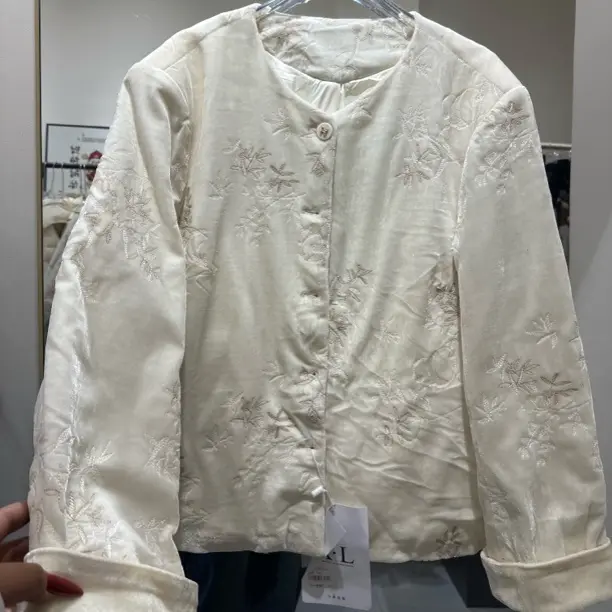 欧货新中式重工提花钉珠丝绒女短款圆领显瘦年轻外套冬装