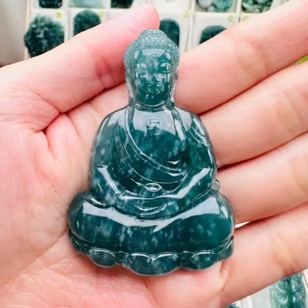 A货大日如来纯手工雕刻玉石挂件