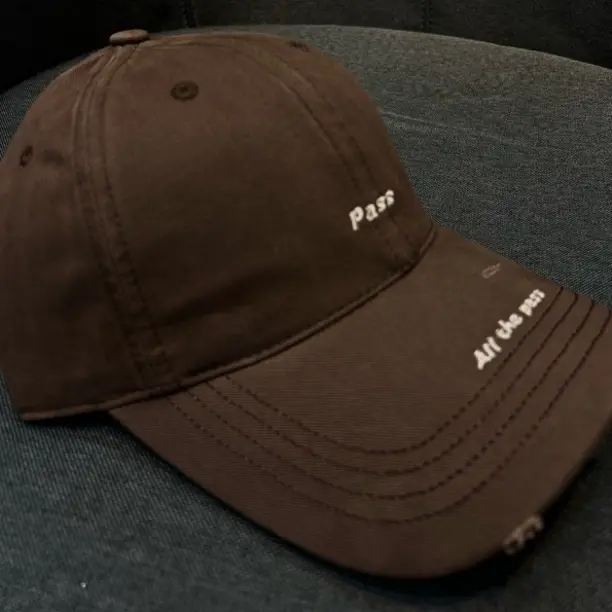 做旧破洞简约百搭鸭舌棒球帽男女秋季遮阳显脸小