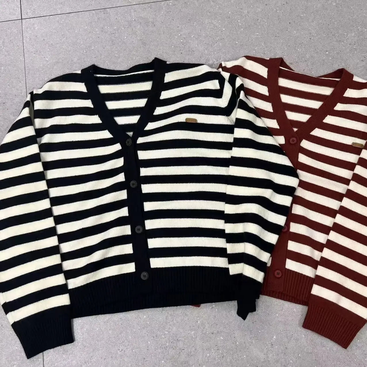 ③⑨秋季新款V领条纹针织衫女长袖宽松百搭上衣