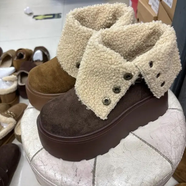 冬季加厚加绒厚底增高防滑百搭中筒时尚雪地靴女