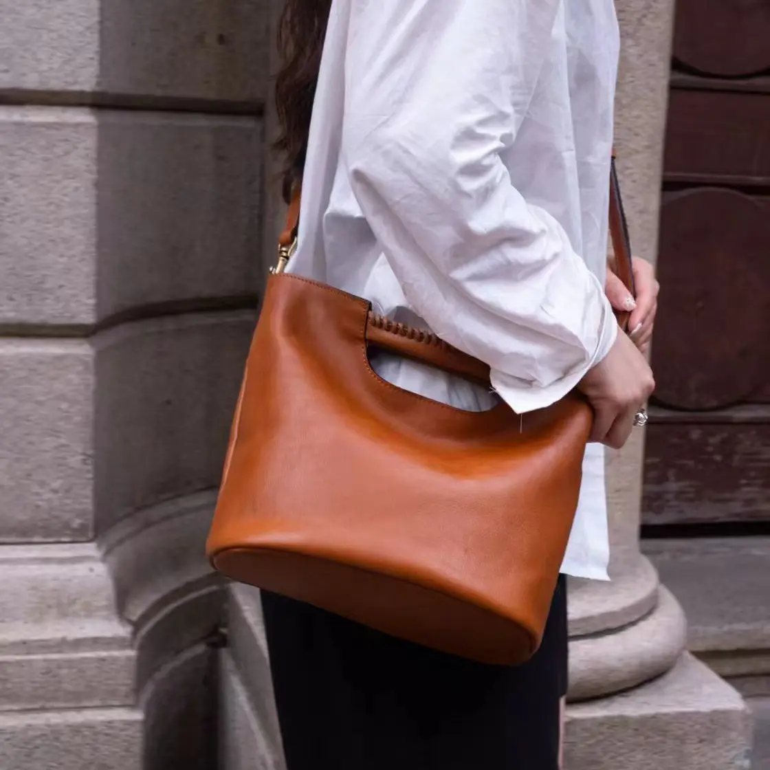 植鞣拉链编织耐磨欧美风斜挎包百搭简约潮流女士小众