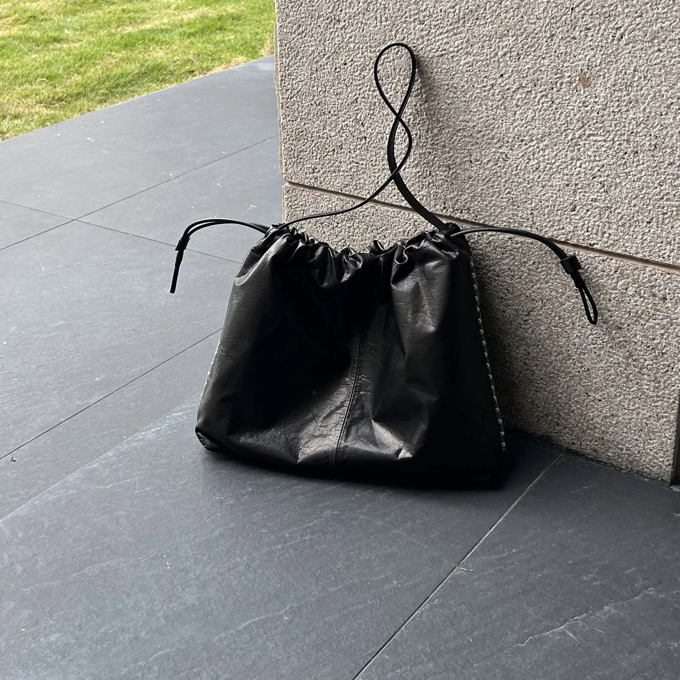 新款蝴蝶结绑带链条琥珀风流浪包