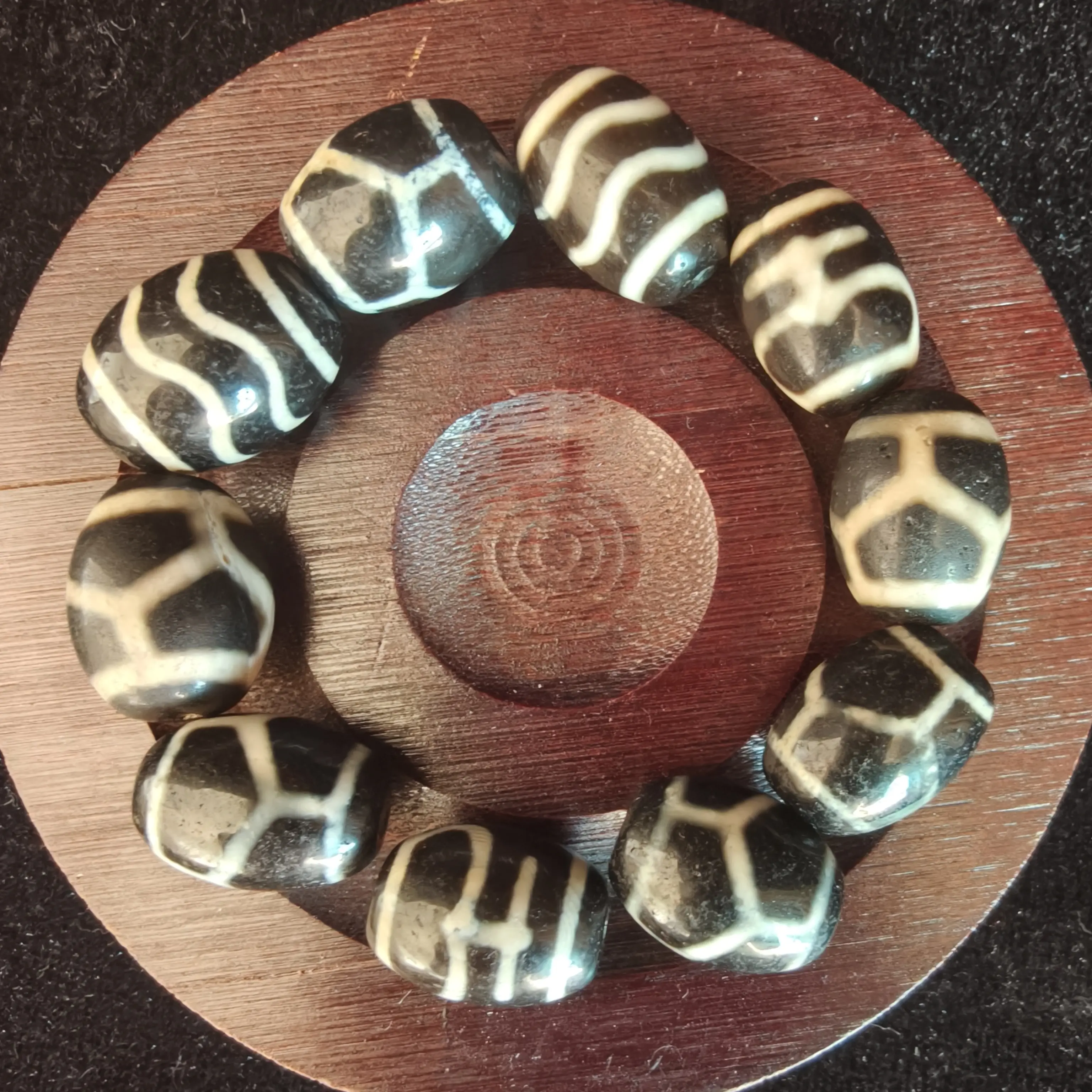 藏传达洛配珠配饰