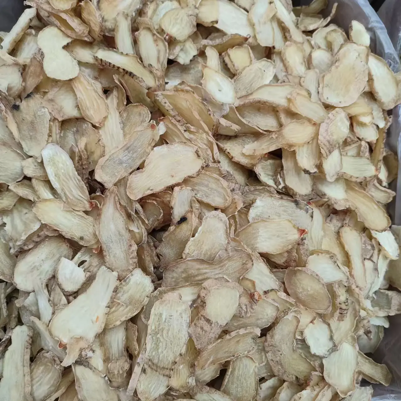 云南昭通小草坝本色无硫干天麻片肉厚紧实可煲汤泡水