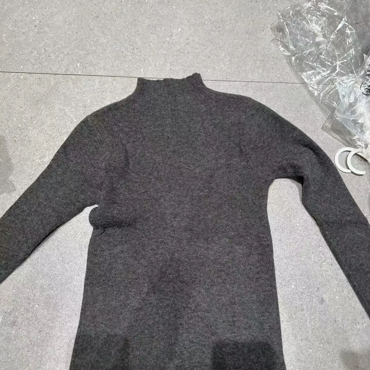 ③③秋冬新款半高领修身针织打底衫女软糯保暖内搭上衣