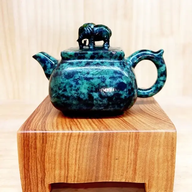 冰碛岩藏玉药王石巧雕薄胎茶壶