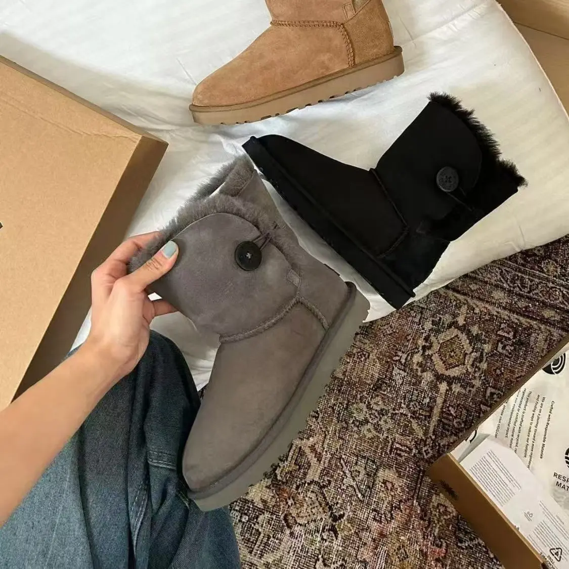 冬季保暖雪地靴时尚加绒中筒经典木扣女款防滑加厚