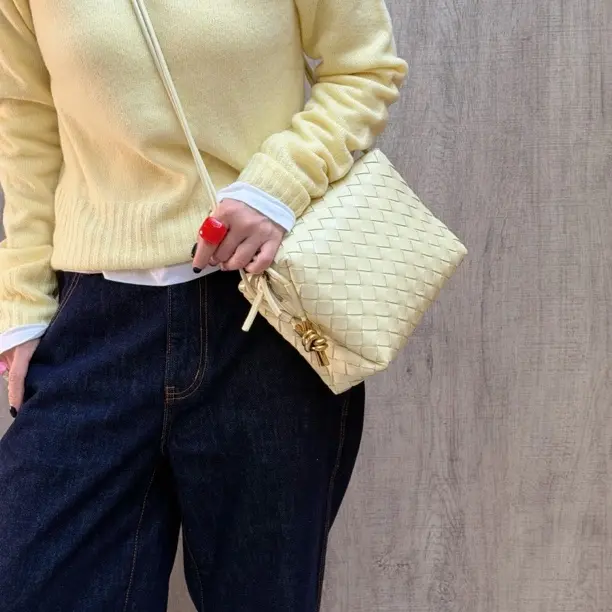 99新 BOTTEGA VENETA/葆蝶家 bv Loop Intrecciato编织牛皮斜挎包