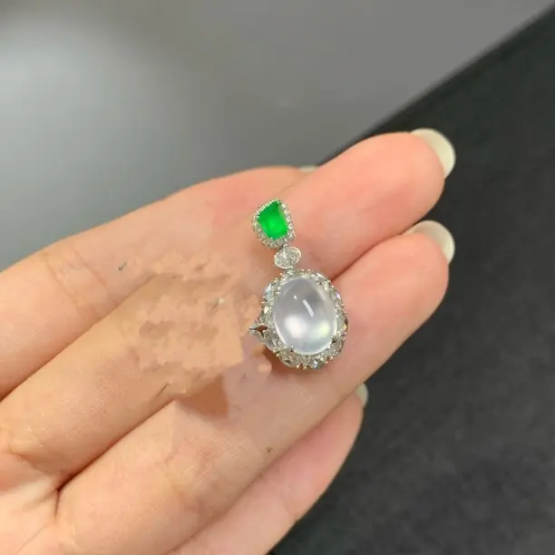 天然缅甸A货翡翠白冰蛋面吊坠玻璃种18k镶嵌