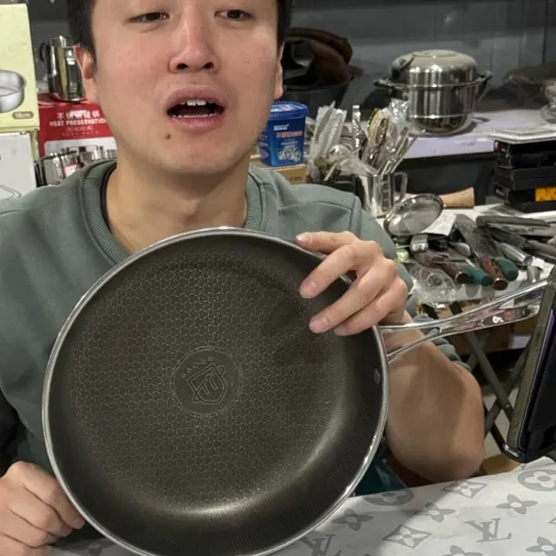 单柄30煎锅蜂窝    瑕疵 物理不沾