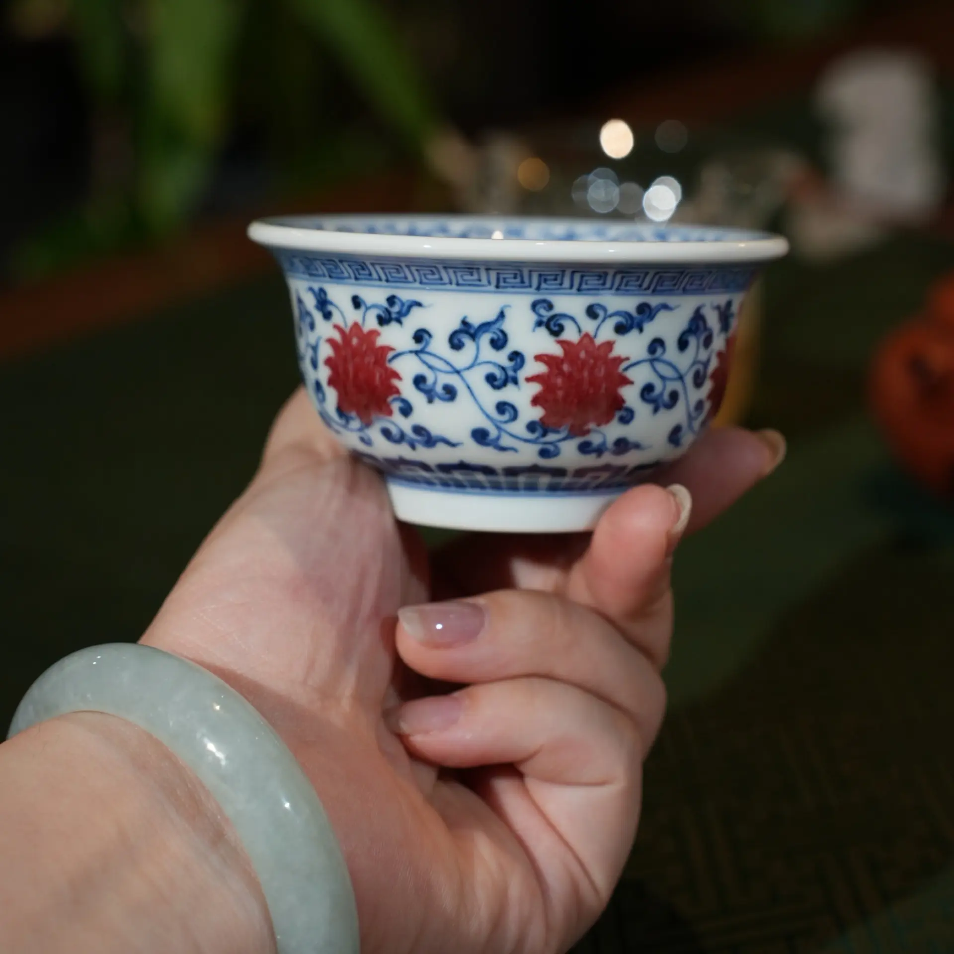 子君堂  釉里红春风款压手杯