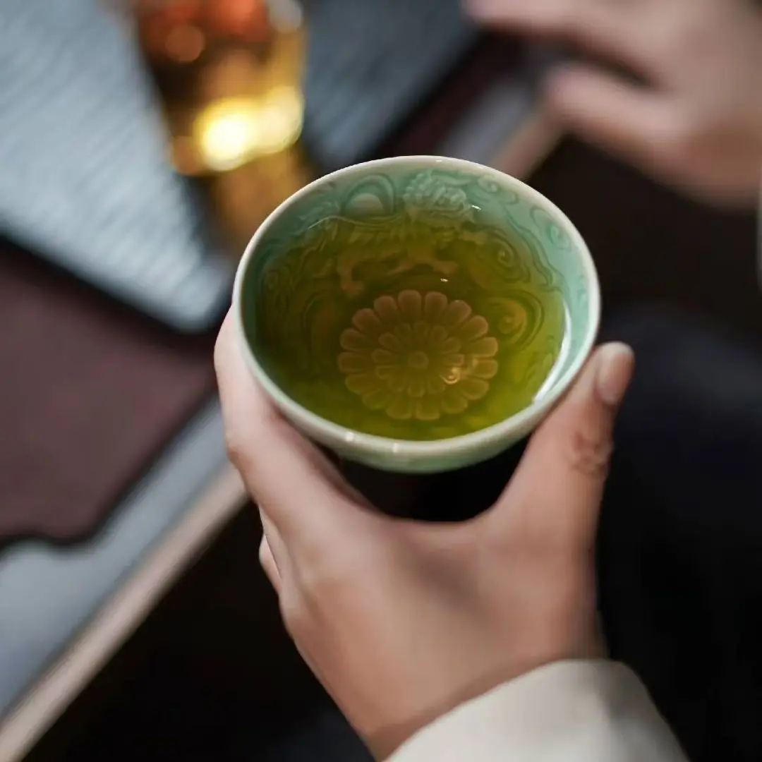 龙泉青瓷麒麟绣球茶碗杯主人杯
