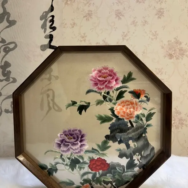 手工精品苏绣胡桃木摆件