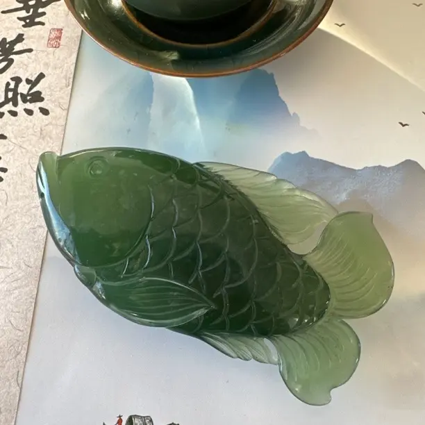 天然岫玉鱼手把件
