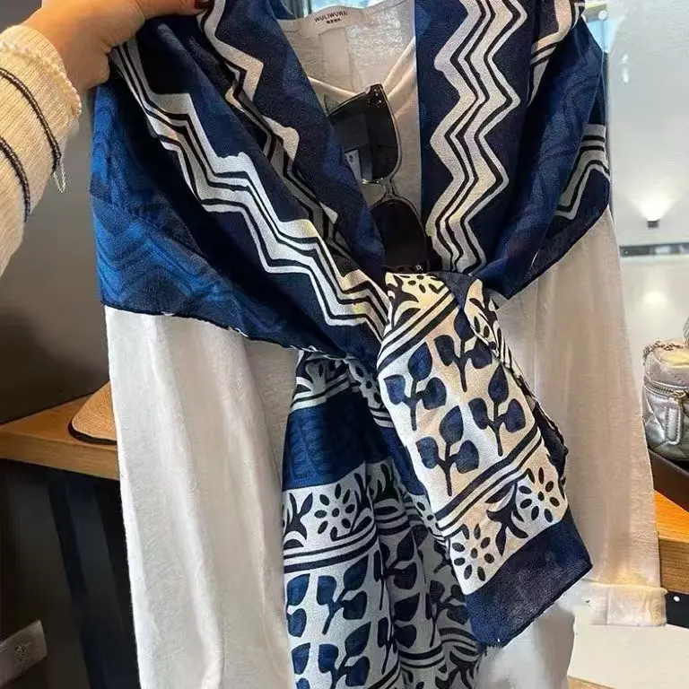 民族风蓝青花春夏薄款棉麻围巾女防晒百搭披肩丝巾