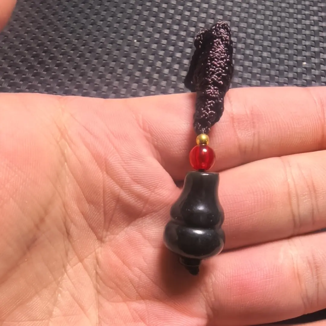 新疆和田玉帝王青挂件