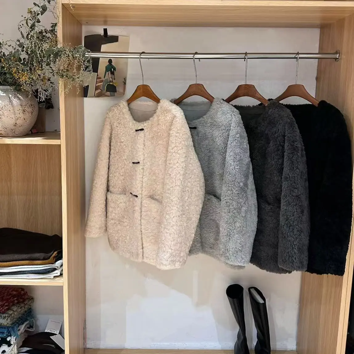 【冬日毛毛】冬日新款气质圆领百搭遮肉保暖宽松外套上衣