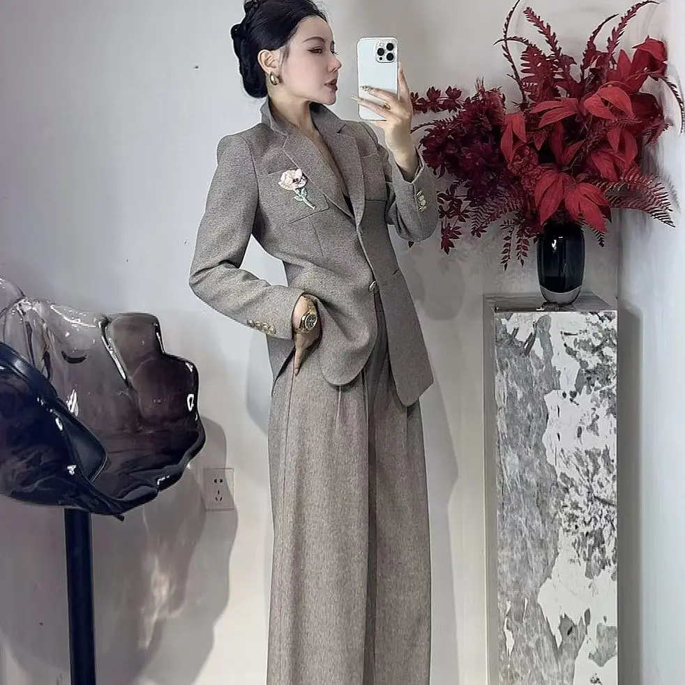 复古风的高级感显瘦灰色西装外套阔腿裤套装