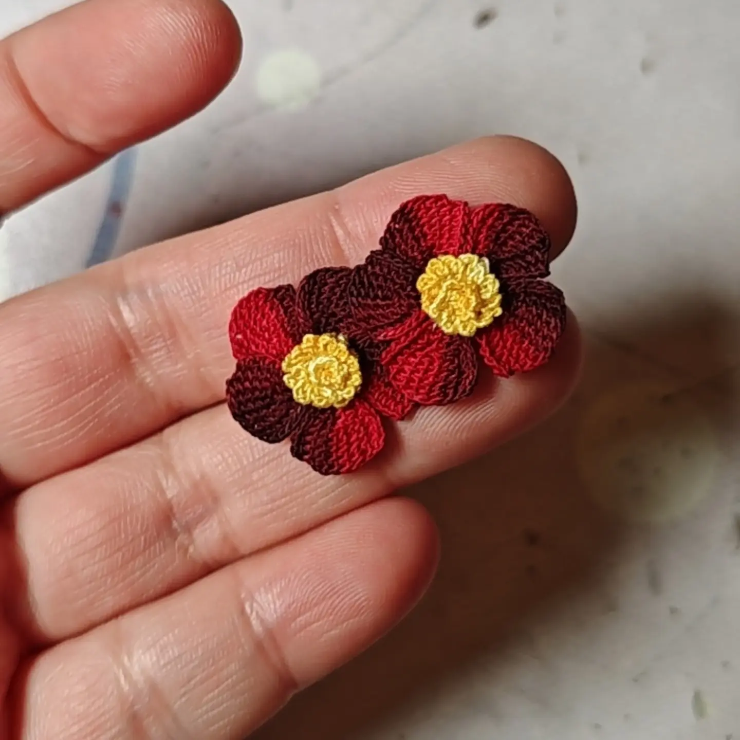 手工毛线钩织泡芙花发夹可爱花朵耳钉配饰