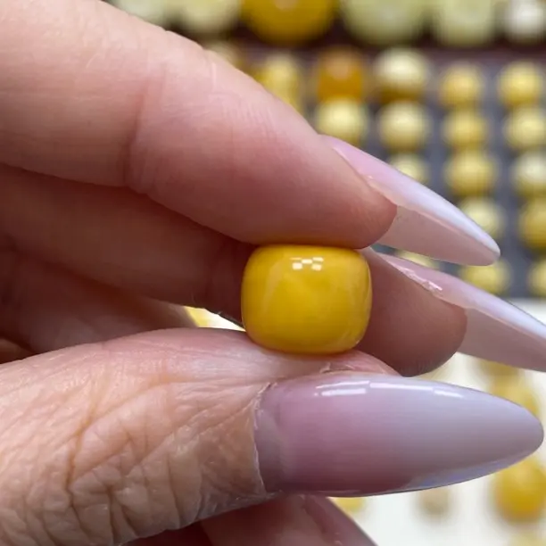 10.5mm瑕老型单珠翠鼎阁珠宝.天然原矿蜜蜡-420