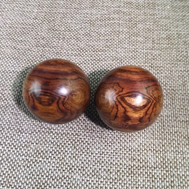 海南黄花梨4.5蜘蛛纹手球一对