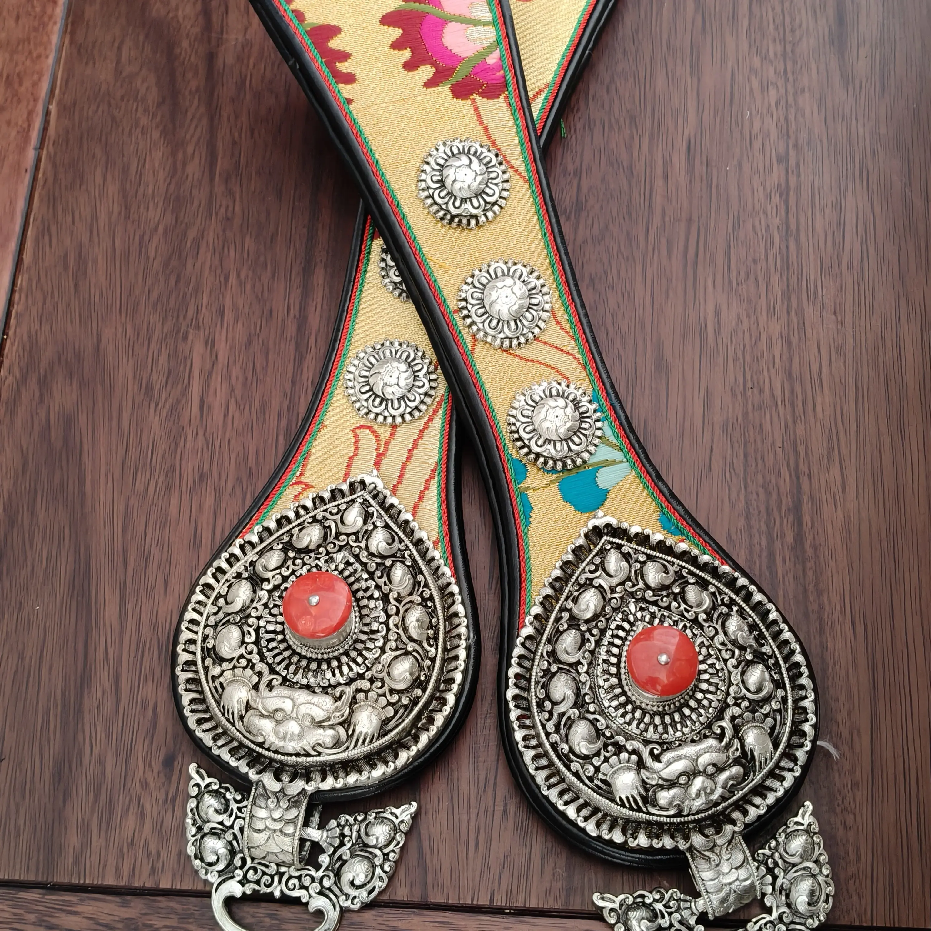 藏式民族风白铜镀银罗荣女士腰间配饰