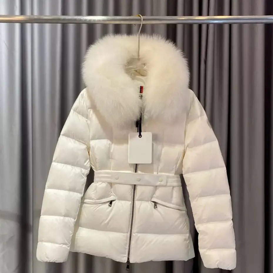 2025 冬季短款收腰显瘦狐狸毛领保暖羽绒服
