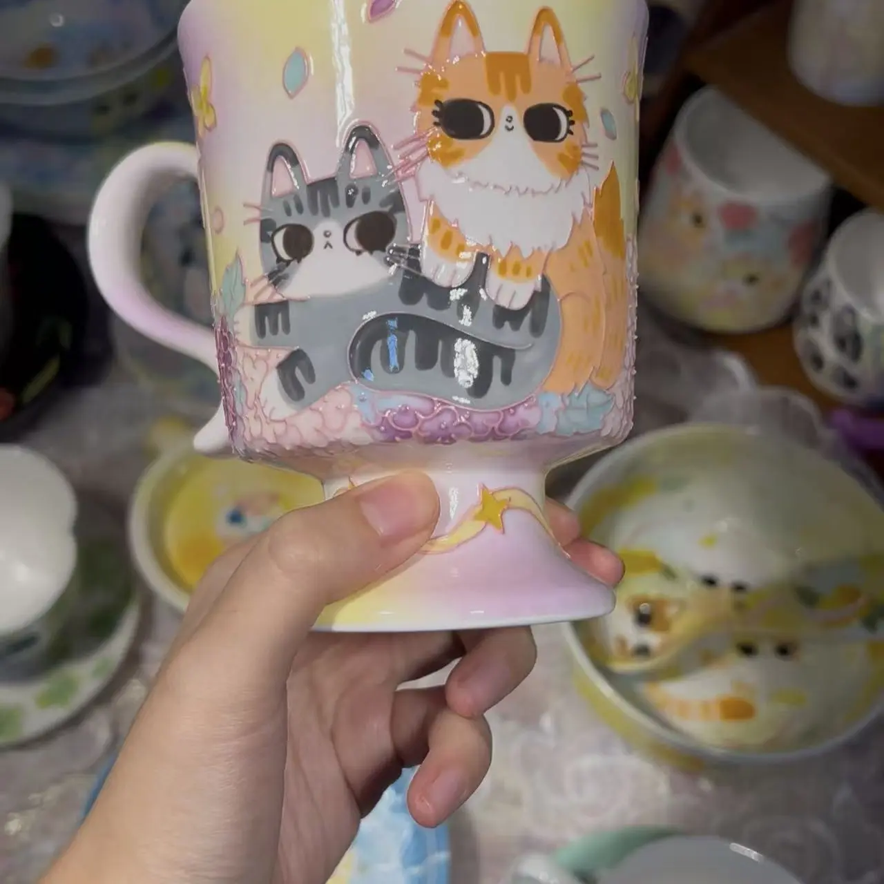 原创手绘绣球花猫猫高脚杯