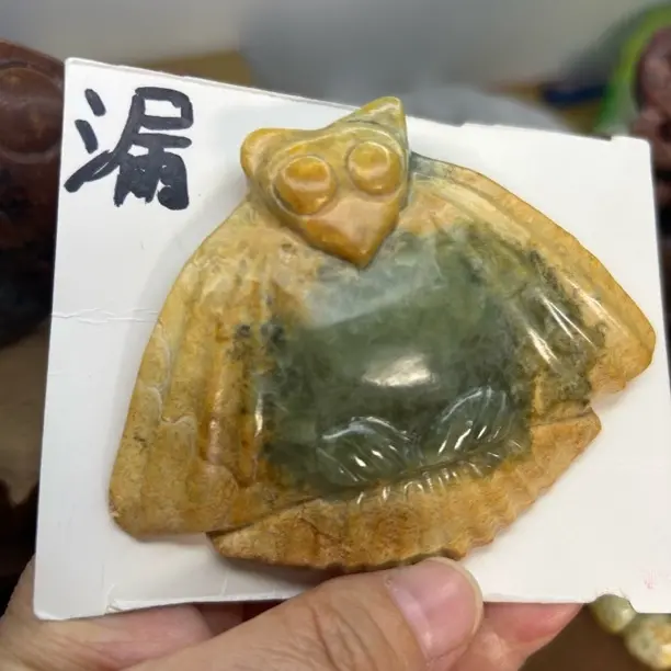 河磨玉半皮半肉仿古枭手把小摆