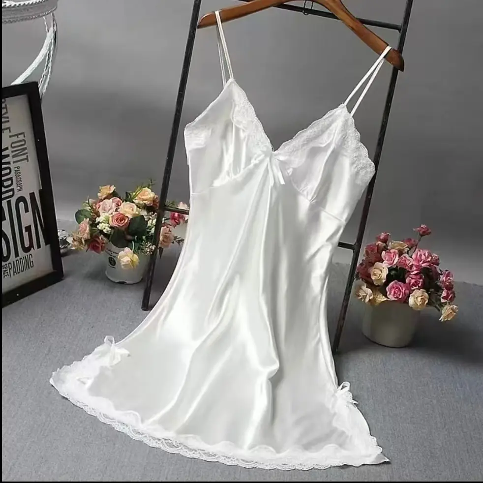 春夏新款女士冰丝薄款带胸垫V领性感吊带睡裙