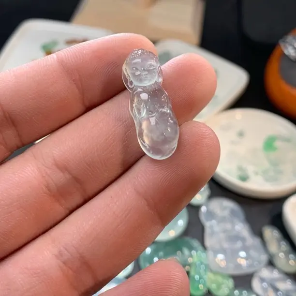 天然缅甸A货翡翠高冰宝宝佛【29×10.9×5.2】