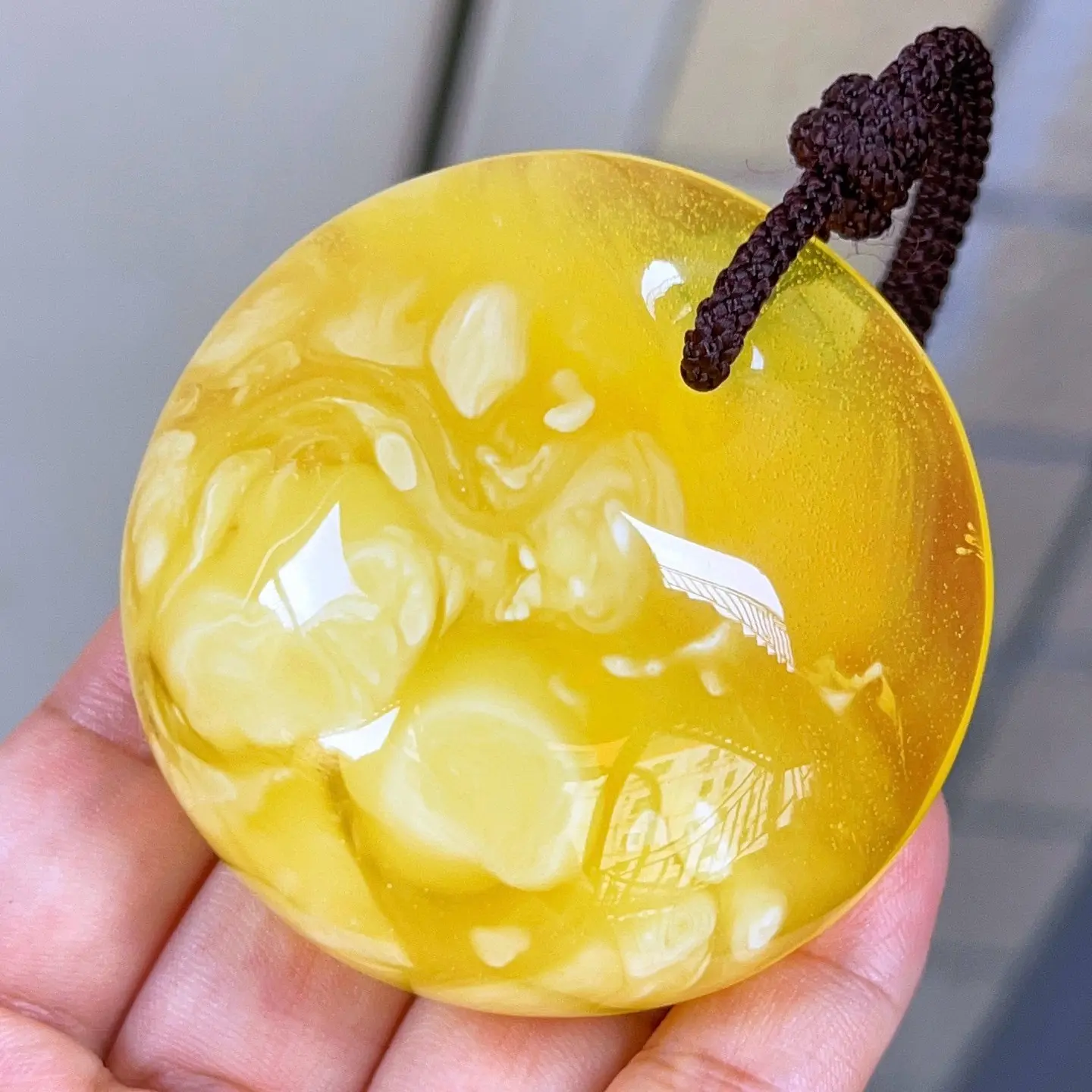 焦皮料浓白花蜡公主扣重57.68克 